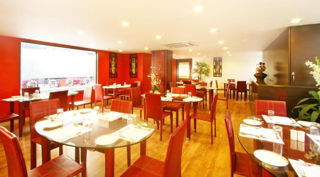 Ambience Executive Hotel Pimpri-Chinchwad Restaurant photo